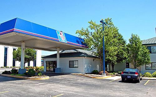 6-kokomo, In Hotel 2*