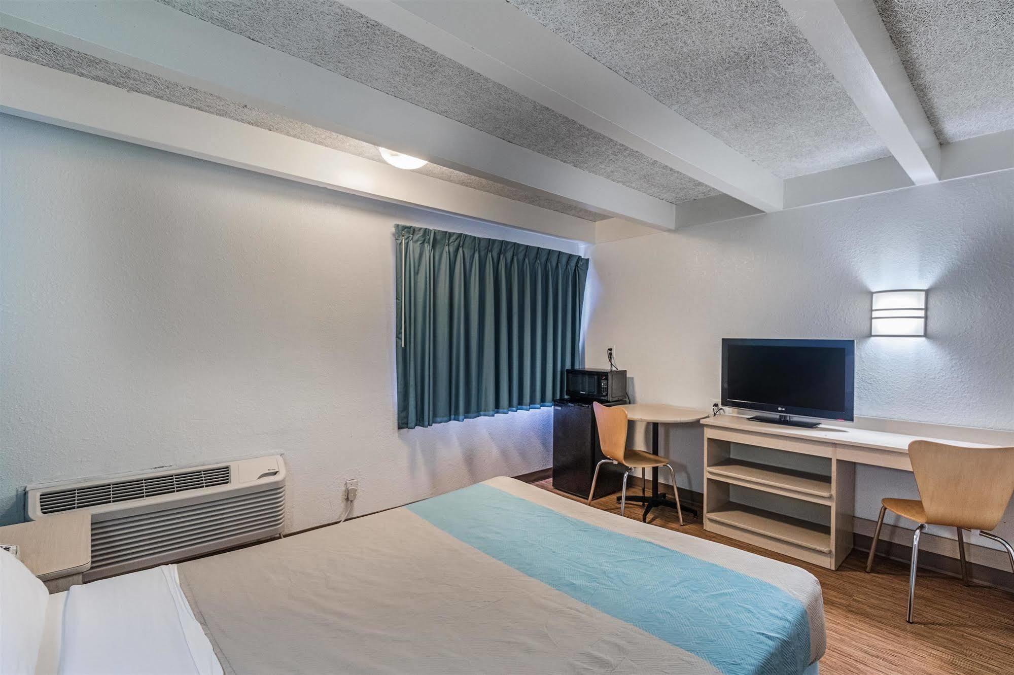 Hotel 6-kokomo, In 2*